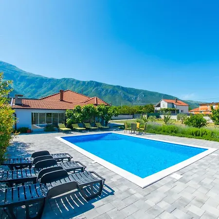 Villa Nirvana *