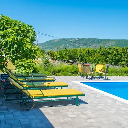 Nirvana ヴィラ モスタル